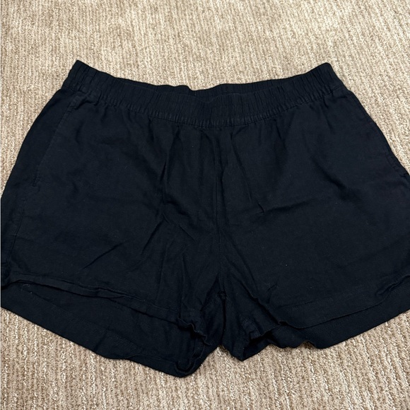 Black Women's Shorts - Picture 1 of 2